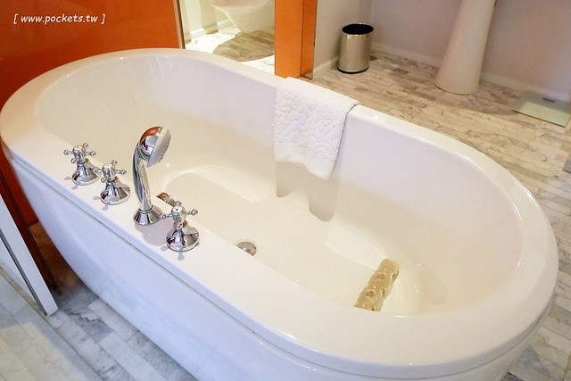 泰國曼谷｜Hua Chang Heritage Hotel 曼谷華昌文化遺產飯店，充滿少女風情的粉色房間，緊鄰BTS Ratchathewi、MBK、Siam Discovery，逛街購物方便 @飛天璇的口袋