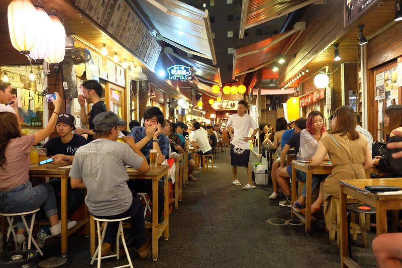 日本沖繩｜國際通屋台村．超過20家居酒屋，體驗沖繩路邊喝酒文化 @飛天璇的口袋