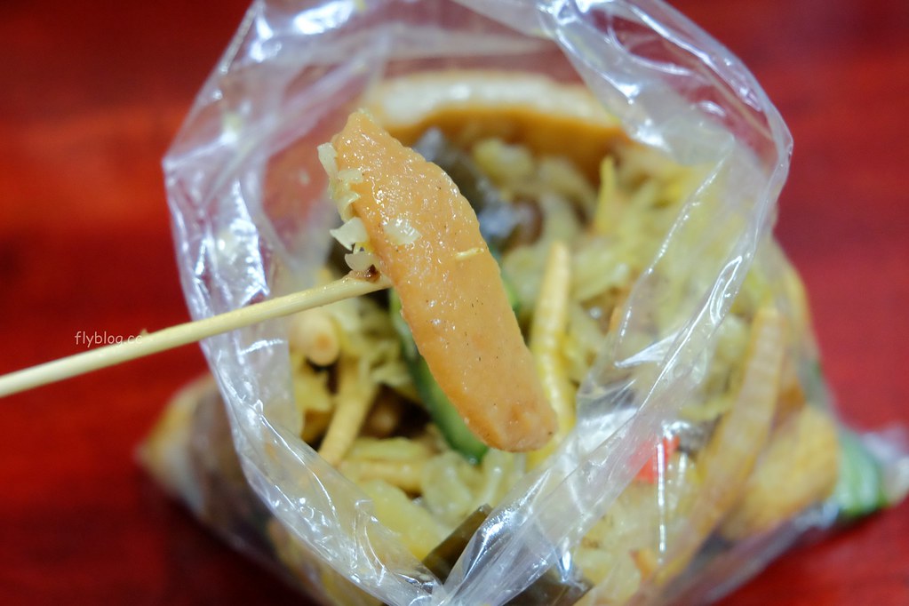 台中南區｜黃金滷味．好吃清爽又入味的滷味，忠孝夜市人氣美食推薦 @飛天璇的口袋