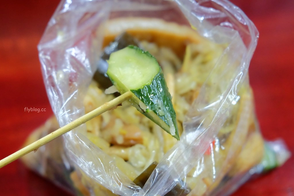 台中南區｜黃金滷味．好吃清爽又入味的滷味，忠孝夜市人氣美食推薦 @飛天璇的口袋