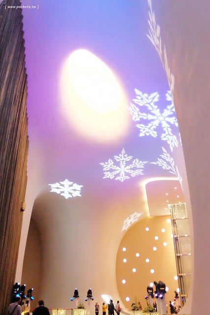 【台中西屯】台中國家歌劇院：伊東豊雄的現代建築，以自然為主題，結合劇院、商場、餐廳和空中花園 @飛天璇的口袋