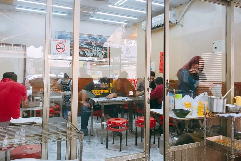 香港鍋巴港式燒臘快餐｜香港人開的燒臘便當店，北平路小吃美食推薦 @飛天璇的口袋