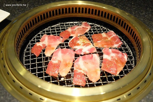 【台中西屯】屋馬國安店~台中人必吃的「屋馬燒肉國安店」，中科商圈米平方商場用餐空間更寬敞氣派 @飛天璇的口袋