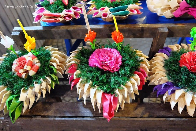 泰國安帕瓦｜泰國水燈節(Loy Krathong Festival)｜安帕瓦Amphawa水燈節，賞船賞螢火蟲，船上施放水燈活動 @飛天璇的口袋