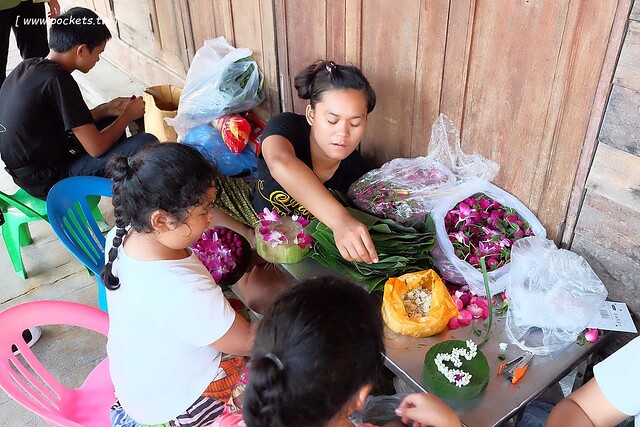 泰國安帕瓦｜泰國水燈節(Loy Krathong Festival)｜安帕瓦Amphawa水燈節，賞船賞螢火蟲，船上施放水燈活動 @飛天璇的口袋