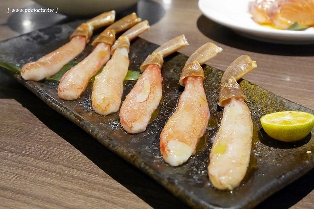 燒肉風間 Kazama┃台中公益路美食：期間限定哈利波特活動，華麗新年晚宴三人套餐足夠四人使用，打卡送密函享餐點優惠 @飛天璇的口袋