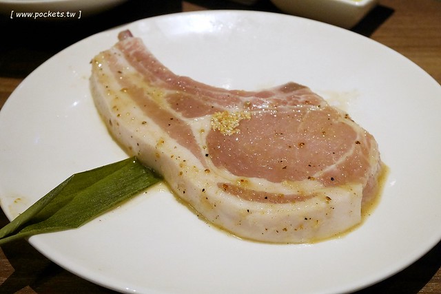 燒肉風間 Kazama┃台中公益路美食：期間限定哈利波特活動，華麗新年晚宴三人套餐足夠四人使用，打卡送密函享餐點優惠 @飛天璇的口袋