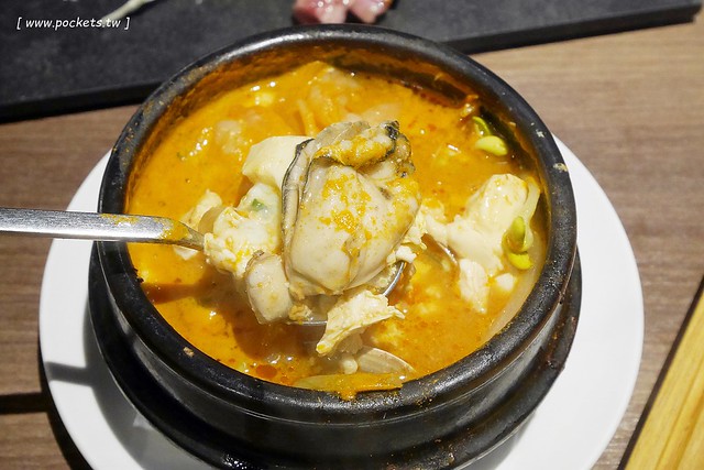 燒肉風間 Kazama┃台中公益路美食：期間限定哈利波特活動，華麗新年晚宴三人套餐足夠四人使用，打卡送密函享餐點優惠 @飛天璇的口袋