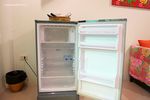 泰國安帕瓦｜Baanrak Amphawa 安帕瓦愛之家旅館｜泰國傳統水上屋，鄰近安帕瓦水上市場，可以參加晚上賞螢清晨供僧活動 @飛天璇的口袋