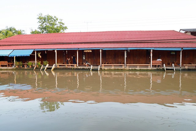 泰國安帕瓦｜Baanrak Amphawa 安帕瓦愛之家旅館｜泰國傳統水上屋，鄰近安帕瓦水上市場，可以參加晚上賞螢清晨供僧活動 @飛天璇的口袋