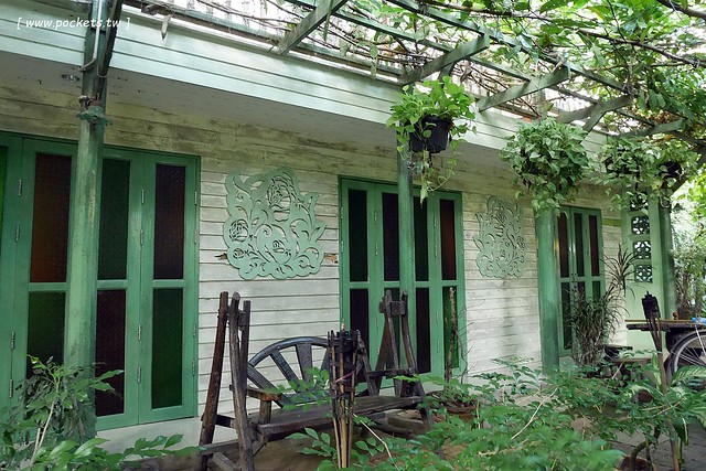 泰國安帕瓦｜Baanrak Amphawa 安帕瓦愛之家旅館｜泰國傳統水上屋，鄰近安帕瓦水上市場，可以參加晚上賞螢清晨供僧活動 @飛天璇的口袋