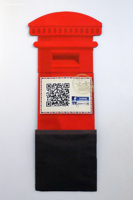 漢堡巴士 Burger Bus：充滿英國風情的早午餐店，鄰近東區旱溪夜市，一樓有不定期攝影展展出，還有許多可愛的小巴士模型 @飛天璇的口袋