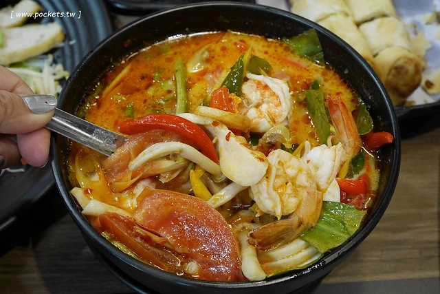 泰國華欣｜ลาวญวน Laos Yuan Restaurant｜泰國知名連鎖餐廳，位於BLUPORT Hua Hin Resort Mall一樓，餐點平價又美味 @飛天璇的口袋