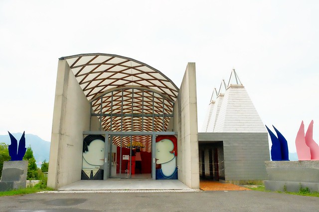 日本愛媛｜大山島美術館 TOKORO MUSEUM OMISHIMA．與大自然融為一體，緊鄰大三島瀨戶內海 @飛天璇的口袋