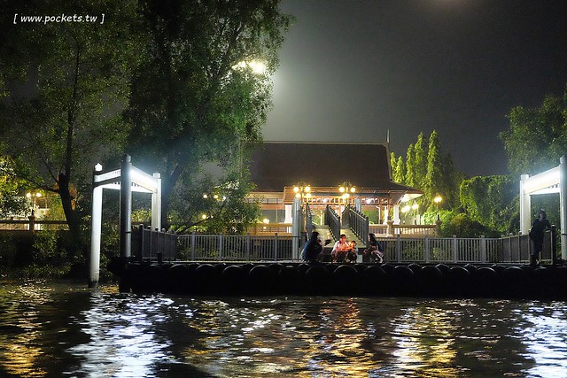 泰國安帕瓦｜泰國水燈節(Loy Krathong Festival)｜安帕瓦Amphawa水燈節，賞船賞螢火蟲，船上施放水燈活動 @飛天璇的口袋