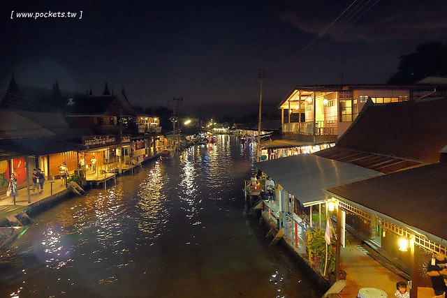 泰國安帕瓦｜泰國水燈節(Loy Krathong Festival)｜安帕瓦Amphawa水燈節，賞船賞螢火蟲，船上施放水燈活動 @飛天璇的口袋