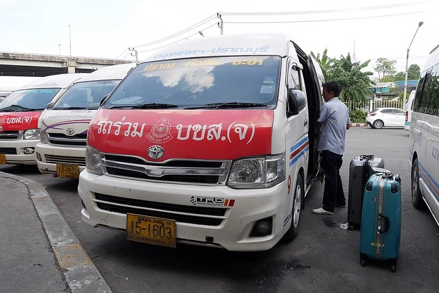 泰國華欣｜如何從曼谷到華欣？最新交通方式，曼谷Southern Bus Terminal南巴士站搭乘mini van @飛天璇的口袋