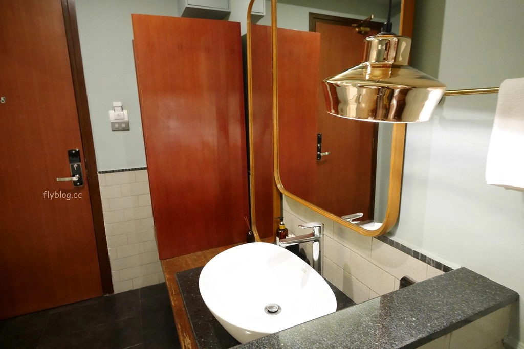 泰國清邁｜寧曼工藝飯店 The Craft Nimman，尼曼路9巷的設計旅店，附近商店咖啡館林立，Maya百貨步行8分鐘 @飛天璇的口袋