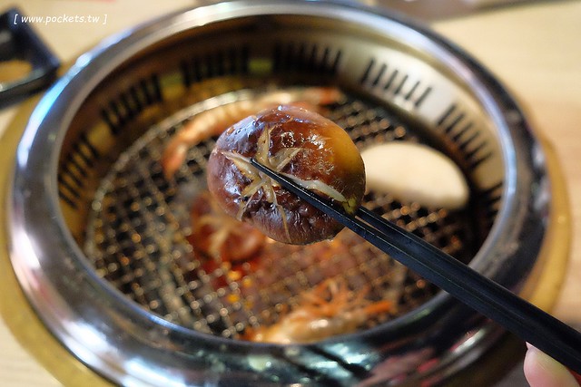 一頭牛日式燒肉．清酒┃台中南屯美食：台中公益路日式燒肉店，全新菜單11月新上市，大口享受9A級和牛套餐 @飛天璇的口袋