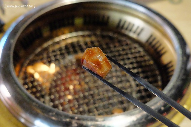 一頭牛日式燒肉．清酒┃台中南屯美食：台中公益路日式燒肉店，全新菜單11月新上市，大口享受9A級和牛套餐 @飛天璇的口袋