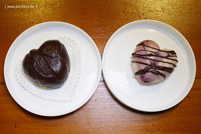 厝咖 True Colors┃台中西屯美食：隱身巷弄間的個人手作甜點工坊，可以品嚐世面世見的甜點種類，還有個人推薦冰滴咖啡和香水檸檬氣泡 @飛天璇的口袋