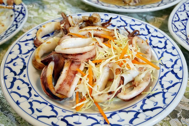 泰國安帕瓦｜Baanrak Amphawa 安帕瓦愛之家旅館｜泰國傳統水上屋，鄰近安帕瓦水上市場，可以參加晚上賞螢清晨供僧活動 @飛天璇的口袋