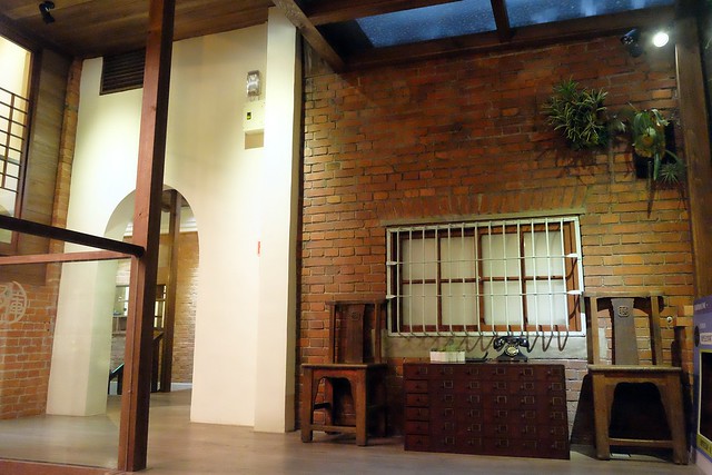 瓦庫燒肉 WOW COOL｜紅磚老宅改建新風情，燒肉風華再現舊市區，鄰近中區台中火車站 @飛天璇的口袋