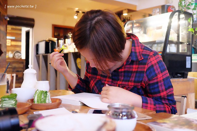 日安小砌。手作食堂┃台中東海美食：隱身在東海商圈巷弄間的咖啡館，老屋改造蛻變成很有溫度的空間，就在東海雞爪凍斜對面 @飛天璇的口袋