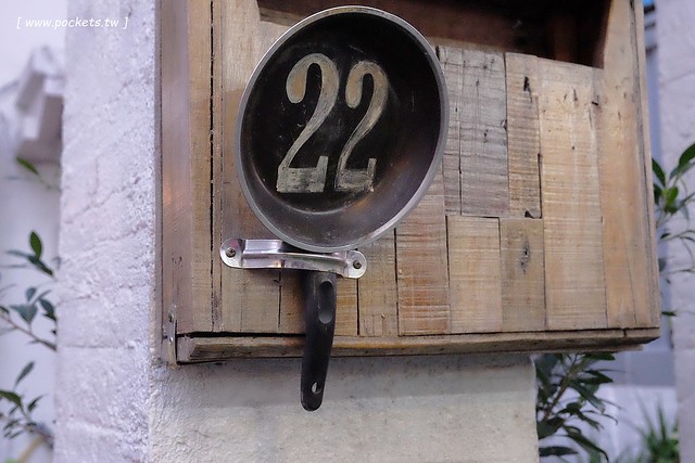 日安小砌。手作食堂┃台中東海美食：隱身在東海商圈巷弄間的咖啡館，老屋改造蛻變成很有溫度的空間，就在東海雞爪凍斜對面 @飛天璇的口袋