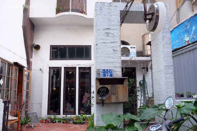 日安小砌。手作食堂┃台中東海美食：隱身在東海商圈巷弄間的咖啡館，老屋改造蛻變成很有溫度的空間，就在東海雞爪凍斜對面 @飛天璇的口袋