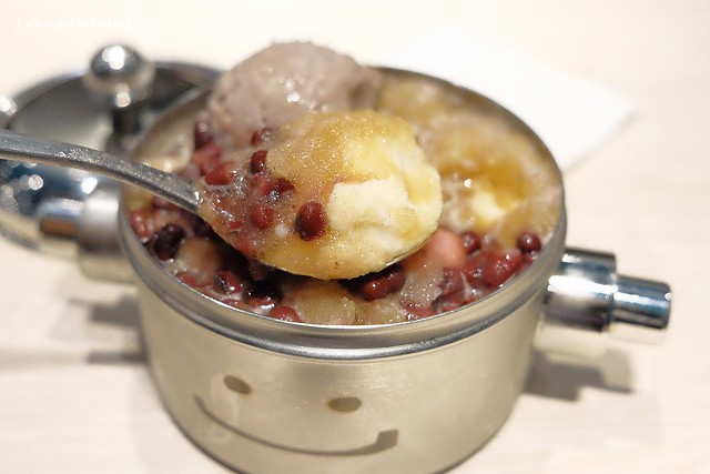 打鐵豆花｜用微笑便當盒盛裝的可愛豆花，營業9年後進駐台中中友百貨C棟B3，推薦湯圓QQ的很好吃 @飛天璇的口袋