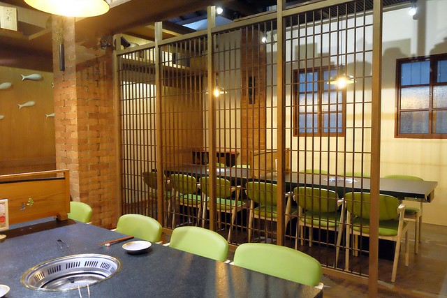 瓦庫燒肉 WOW COOL｜紅磚老宅改建新風情，燒肉風華再現舊市區，鄰近中區台中火車站 @飛天璇的口袋