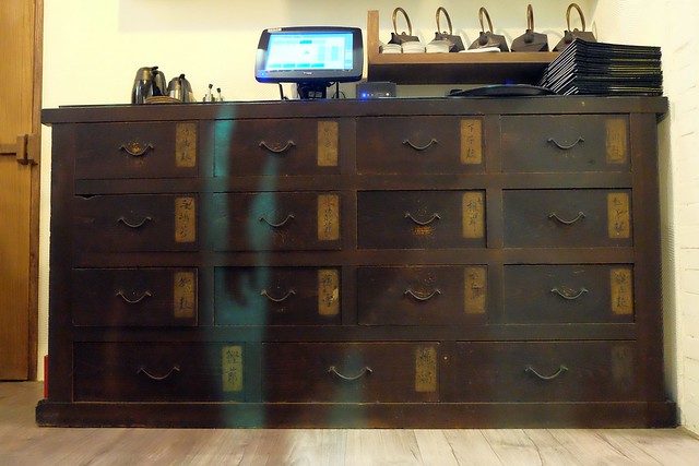 瓦庫燒肉 WOW COOL｜紅磚老宅改建新風情，燒肉風華再現舊市區，鄰近中區台中火車站 @飛天璇的口袋