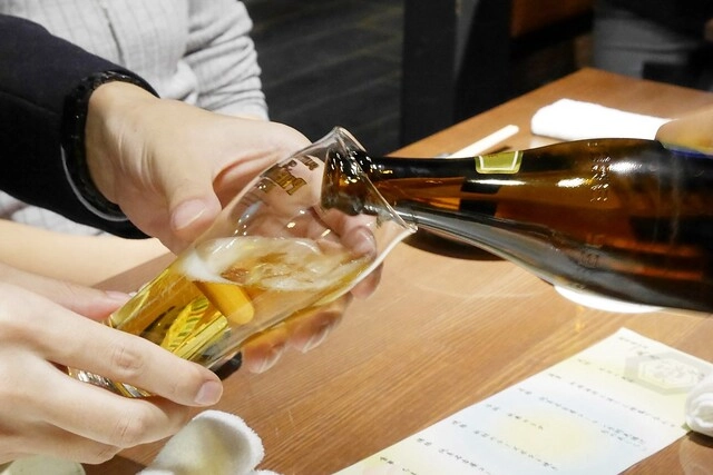 日本愛知｜伍味酉本店．榮町串燒居酒屋店，手羽先非常的好吃 @飛天璇的口袋