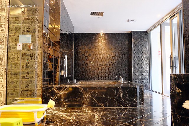 芭蕾城市渡假旅館┃台中住宿推薦：擁有50幾種房型的新銳旅館，部份Villa房型還有附KTV和游泳池，全新一泊二食住飯店吃燒肉 @飛天璇的口袋