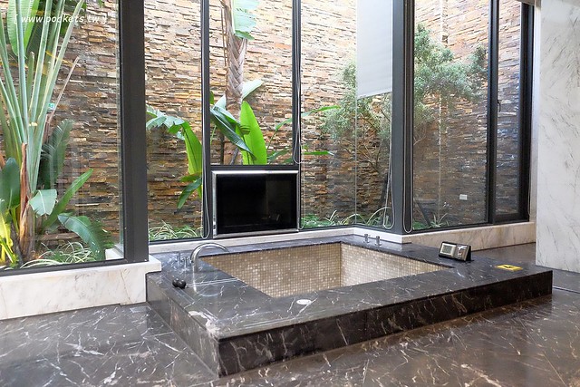 芭蕾城市渡假旅館┃台中住宿推薦：擁有50幾種房型的新銳旅館，部份Villa房型還有附KTV和游泳池，全新一泊二食住飯店吃燒肉 @飛天璇的口袋