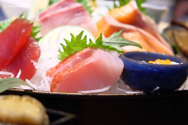 鮨樂海鮮市場 火鍋┃台中西屯美食：現流新鮮海產看的到，海鮮火鍋食材超霸氣，每日當天魚獲現點現煮 @飛天璇的口袋