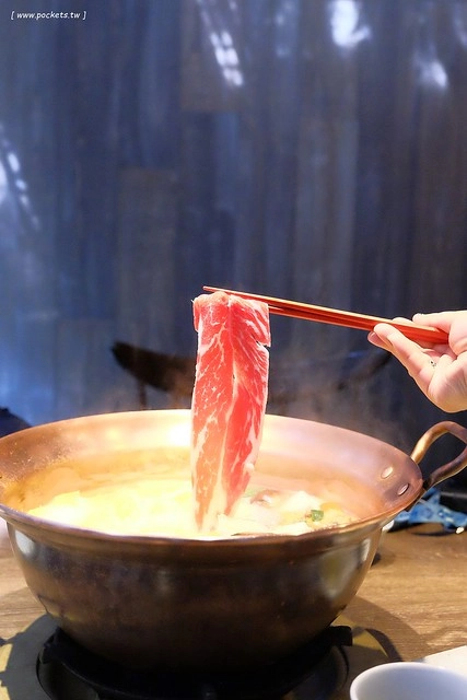 鮨樂海鮮市場 火鍋┃台中西屯美食：現流新鮮海產看的到，海鮮火鍋食材超霸氣，每日當天魚獲現點現煮 @飛天璇的口袋