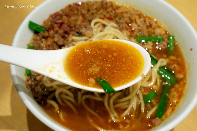 【日本愛知】味仙拉麵~在台灣吃不到的台灣拉麵，重口味的湯頭又麻又辣，名古屋中部機場四樓就吃的到 @飛天璇的口袋