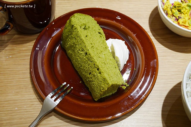 MUJI無印良品生活研究所台中旗艦店┃台中西屯美食：Caf&eacute; & Meal MUJI在台中新光三越，簡單又天然的餐點，結合美食餐點和商店購物 @飛天璇的口袋