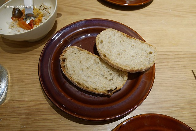 MUJI無印良品生活研究所台中旗艦店┃台中西屯美食：Caf&eacute; & Meal MUJI在台中新光三越，簡單又天然的餐點，結合美食餐點和商店購物 @飛天璇的口袋