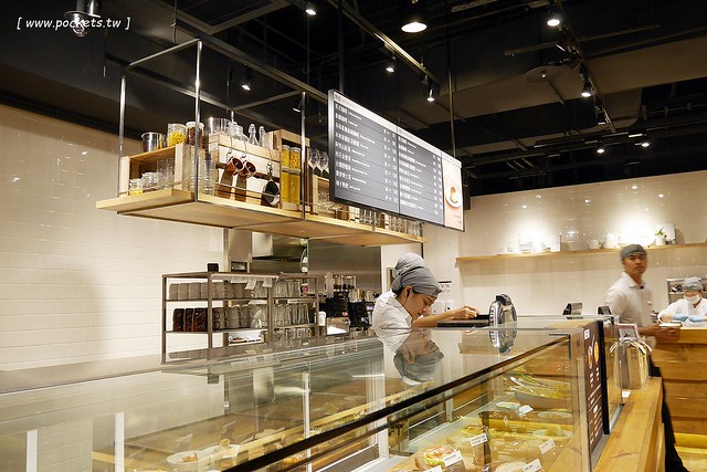 MUJI無印良品生活研究所台中旗艦店┃台中西屯美食：Caf&eacute; & Meal MUJI在台中新光三越，簡單又天然的餐點，結合美食餐點和商店購物 @飛天璇的口袋