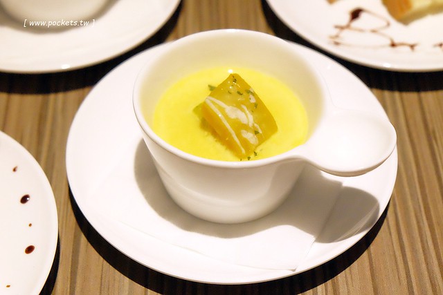 巴里義式餐廳 Bari┃台中南屯美食：公益路商圈新餐廳，適合公司家庭聚餐，推薦隱藏版烤雞鮮嫩多汁 @飛天璇的口袋