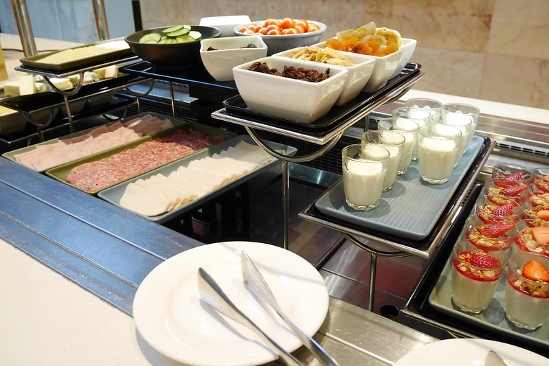 澳洲珀斯｜Four Points By Sheraton 福朋喜來登飯店，珀斯體育館正對面，隔壁有便利商店 @飛天璇的口袋