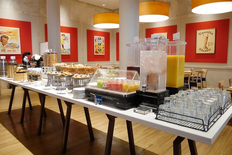 澳洲珀斯｜Four Points By Sheraton 福朋喜來登飯店，珀斯體育館正對面，隔壁有便利商店 @飛天璇的口袋