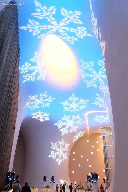 【台中西屯】台中國家歌劇院：伊東豊雄的現代建築，以自然為主題，結合劇院、商場、餐廳和空中花園 @飛天璇的口袋