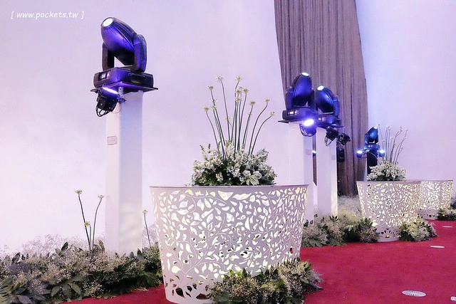 【台中西屯】台中國家歌劇院：伊東豊雄的現代建築，以自然為主題，結合劇院、商場、餐廳和空中花園 @飛天璇的口袋