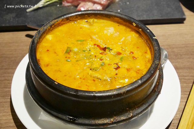 燒肉風間 Kazama┃台中公益路美食：期間限定哈利波特活動，華麗新年晚宴三人套餐足夠四人使用，打卡送密函享餐點優惠 @飛天璇的口袋