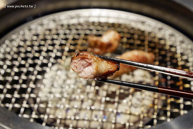 燒肉風間 Kazama┃台中公益路美食：期間限定哈利波特活動，華麗新年晚宴三人套餐足夠四人使用，打卡送密函享餐點優惠 @飛天璇的口袋