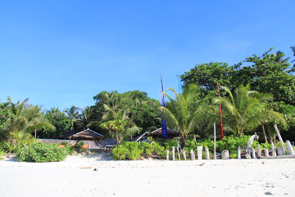 Amun Ini Beach Resort & Spa┃薄荷島住宿：只有16間房的海邊渡假村，享受遠離塵囂以及私房海灘 @飛天璇的口袋